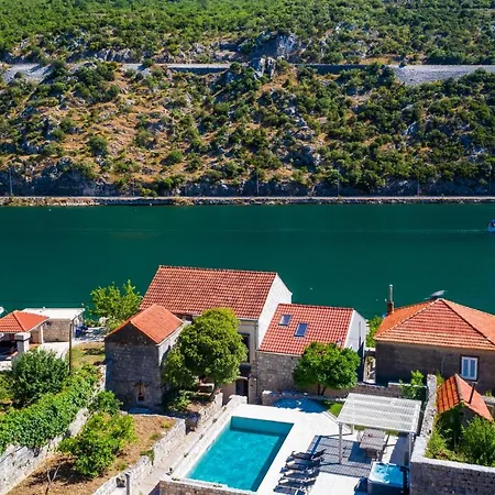 Apartment In Donje Obuljeno