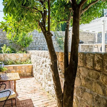 Apartment In Donje *