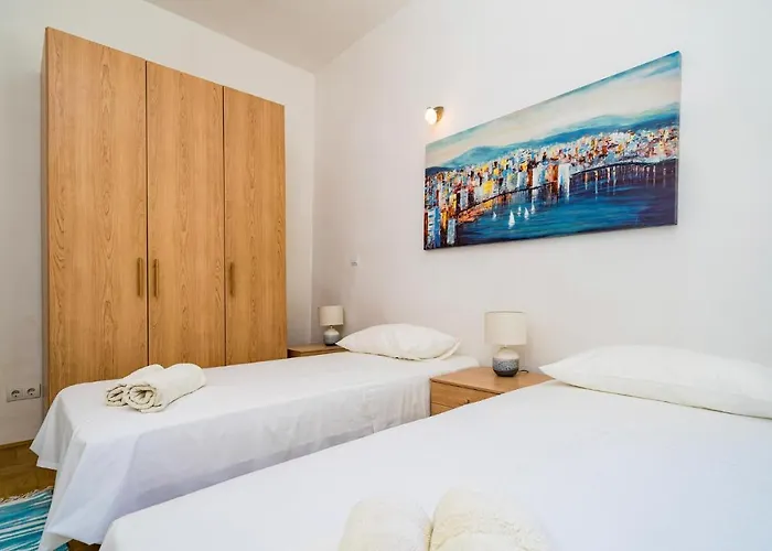 Apartment In Donje *