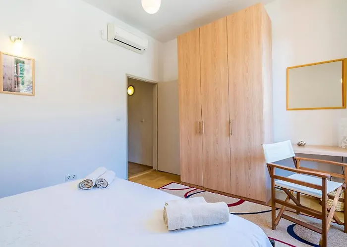 Apartment In Donje *