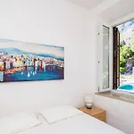 Apartment In Donje