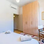 Apartment In Donje *