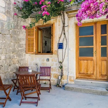 In Donje Διαμέρισμα *