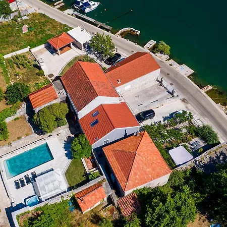 In Donje Διαμέρισμα *